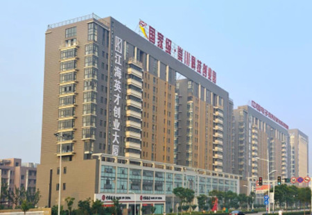 東坑吊車租賃的操控靈活性評價